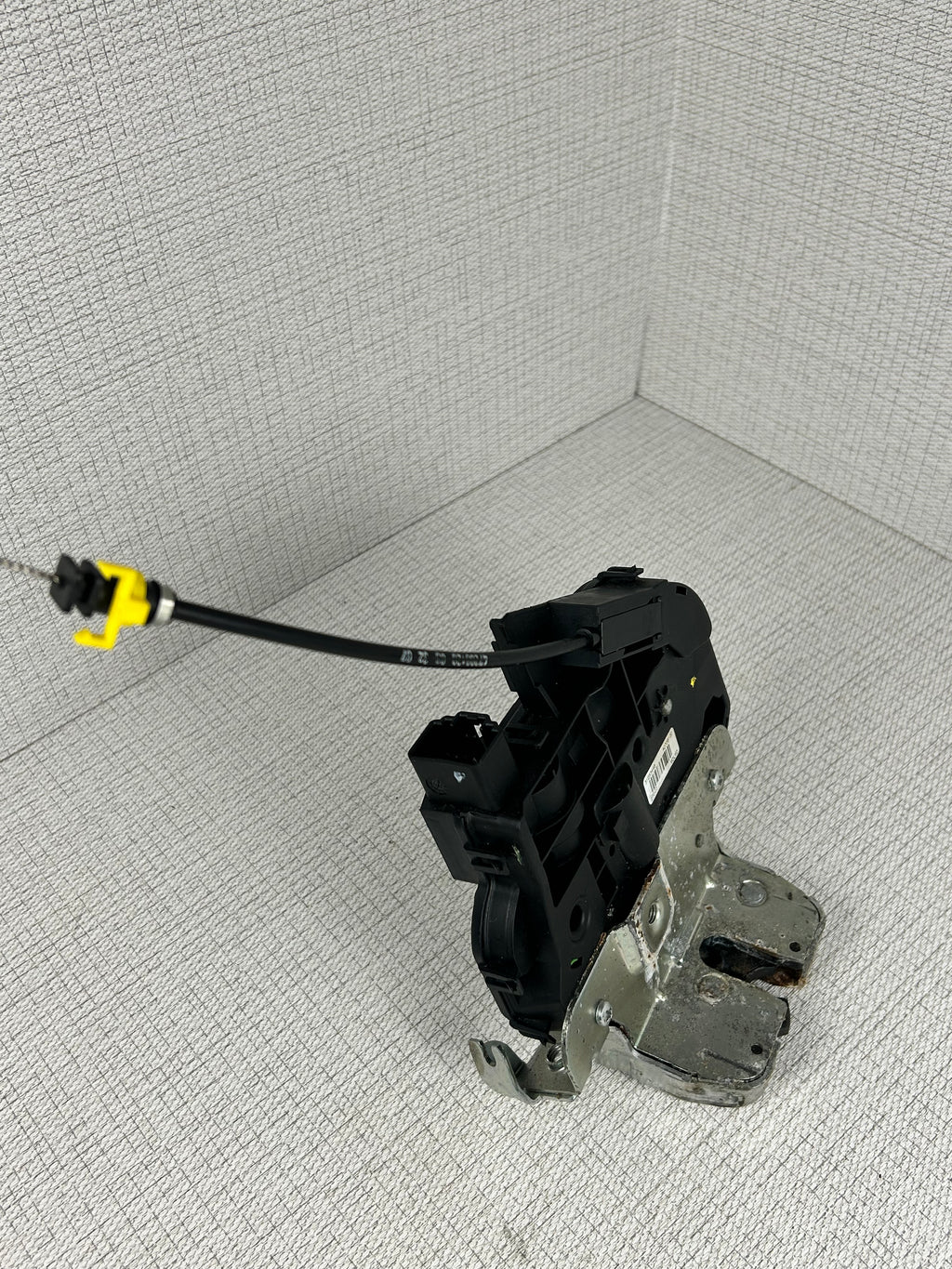 OEM 2008-2010 Volvo V70 XC70 III Rear Liftgate Trunk Lock Actuator Latch 31253446