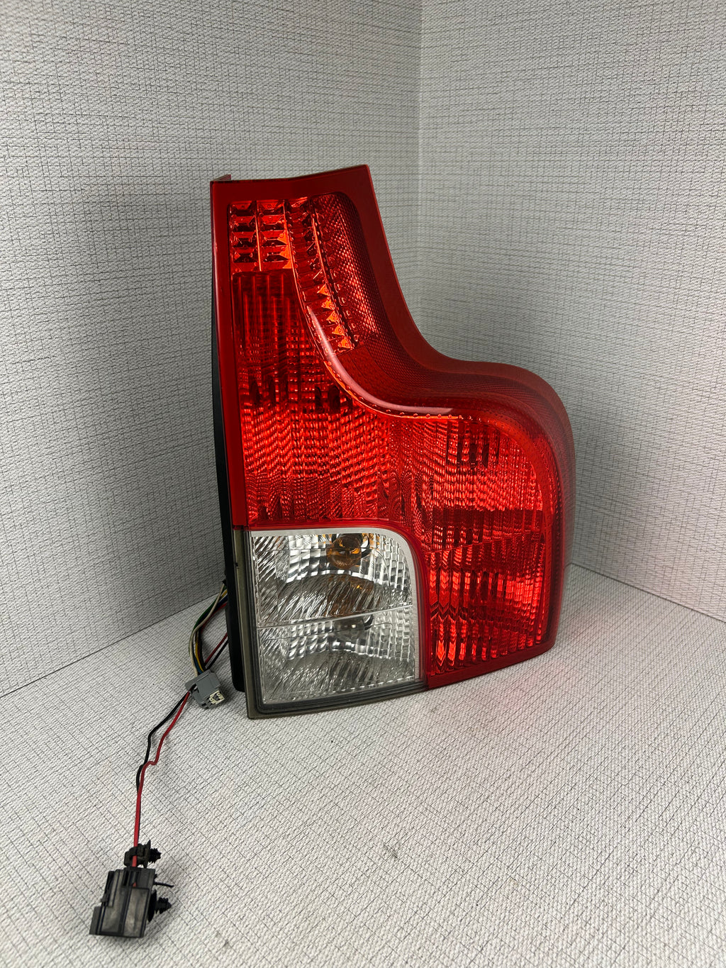 2007-2014 Volvo XC90 Passenger Taillight Tail Light Lamp Right OEM XC 90 Bulb