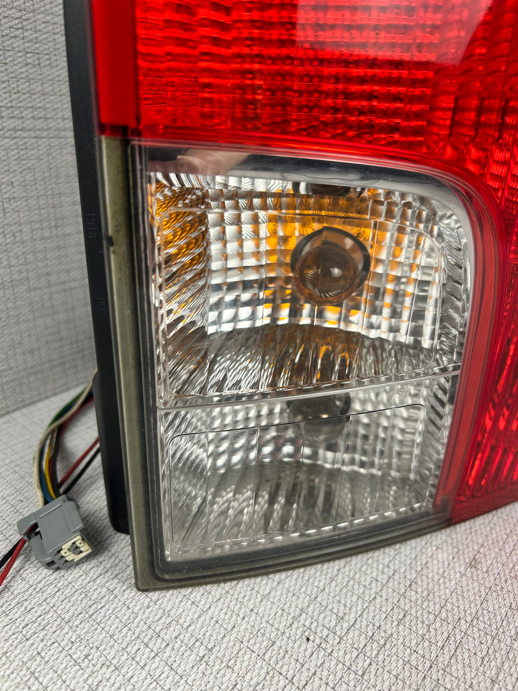 2007-2014 Volvo XC90 Passenger Taillight Tail Light Lamp Right OEM XC 90 Bulb