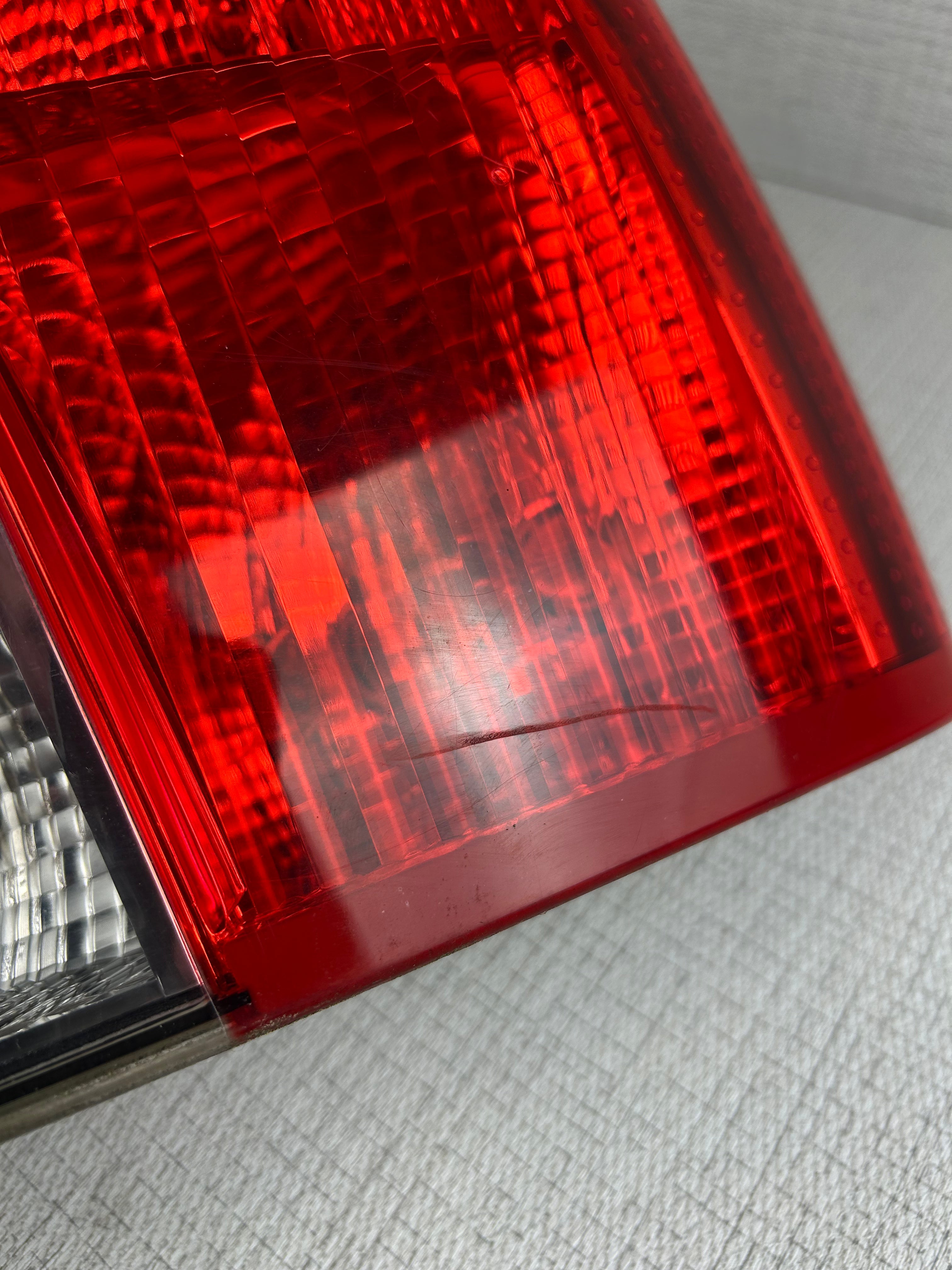 2007-2014 Volvo XC90 Passenger Taillight Tail Light Lamp Right OEM XC 90 Bulb