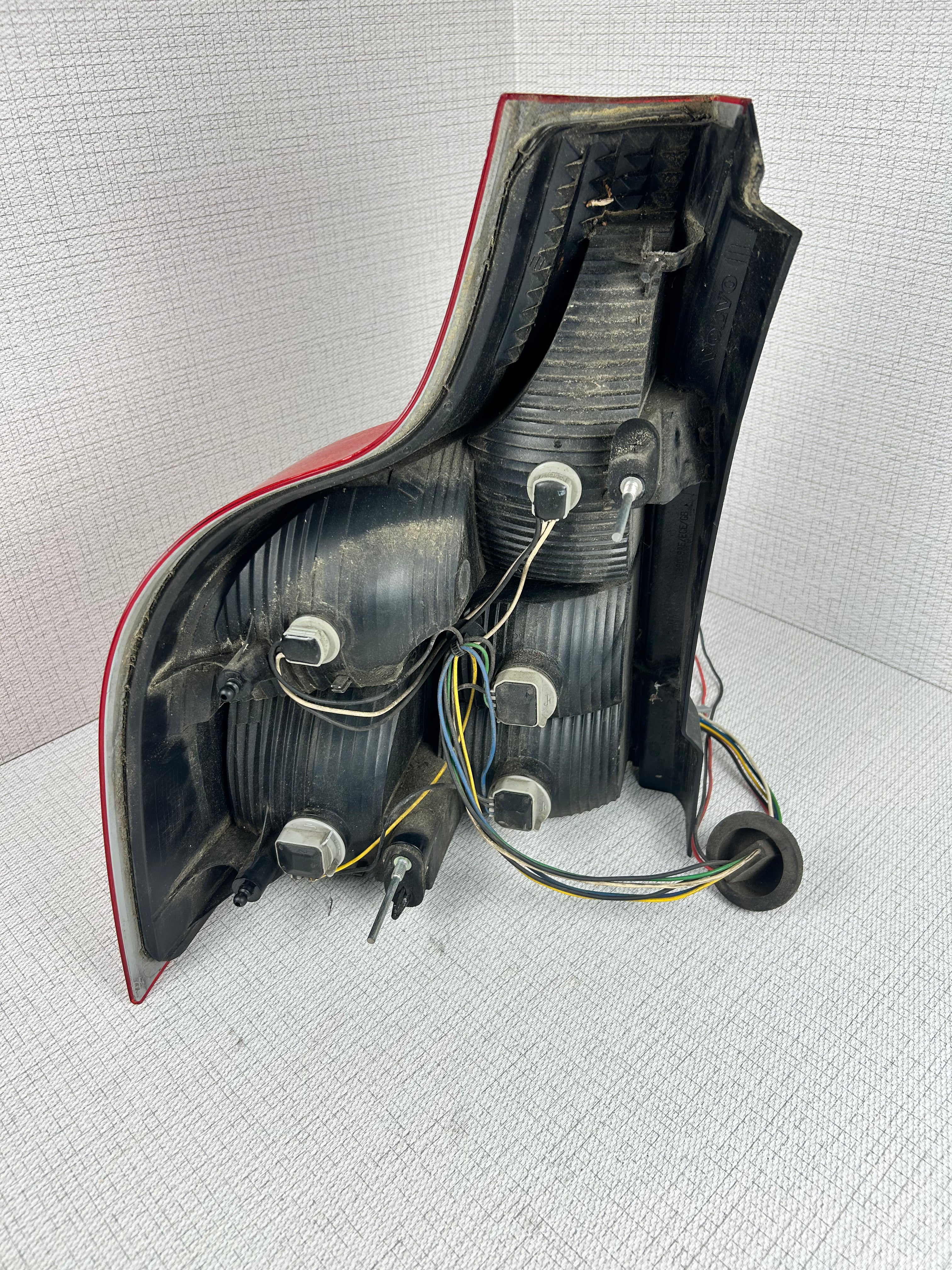 2007-2014 Volvo XC90 Passenger Taillight Tail Light Lamp Right OEM XC 90 Bulb