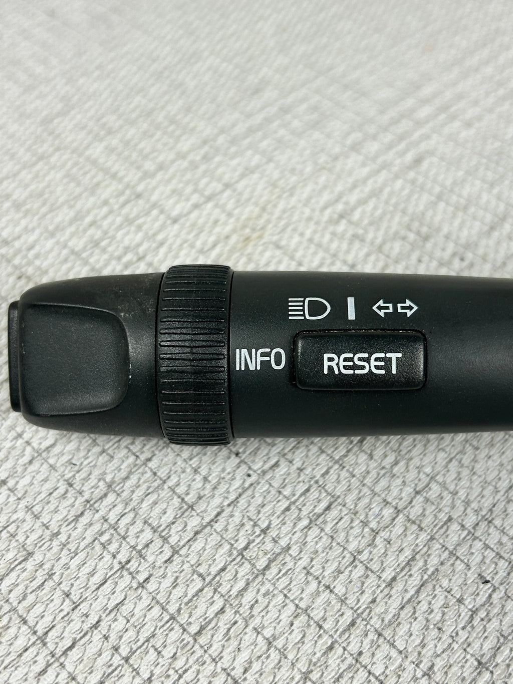 Volvo S60 S80 V70 XC70 XC90 turn signal computer high beam Switch 03 04 30658618