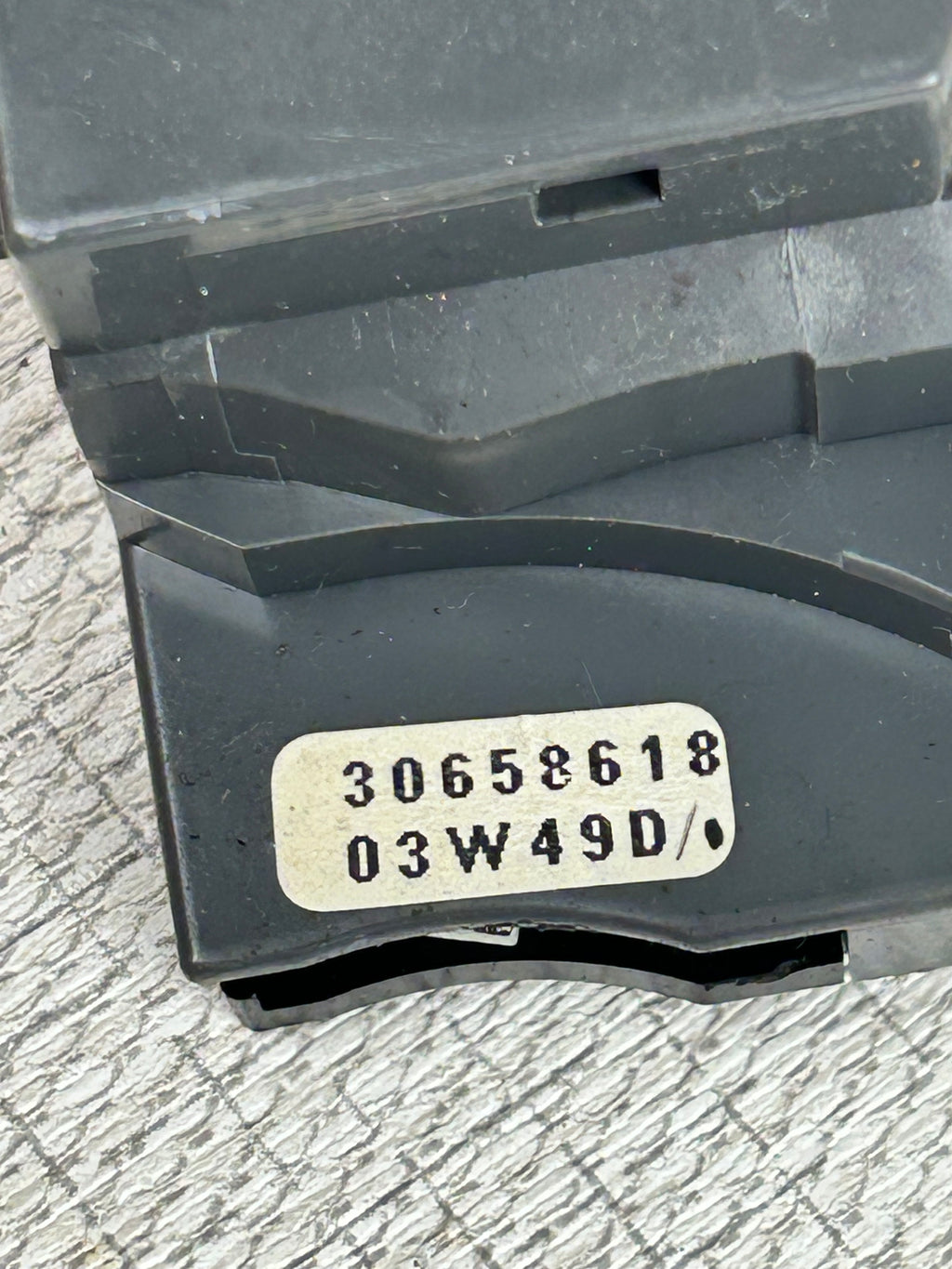 Volvo S60 S80 V70 XC70 XC90 turn signal computer high beam Switch 03 04 30658618