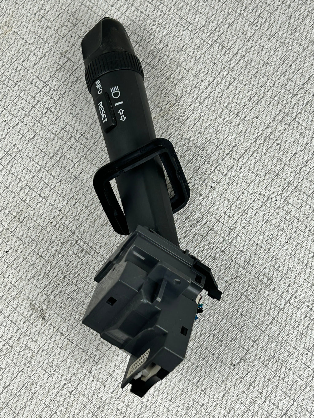 Volvo S60 S80 V70 XC70 XC90 turn signal computer high beam Switch 03 04 30658618