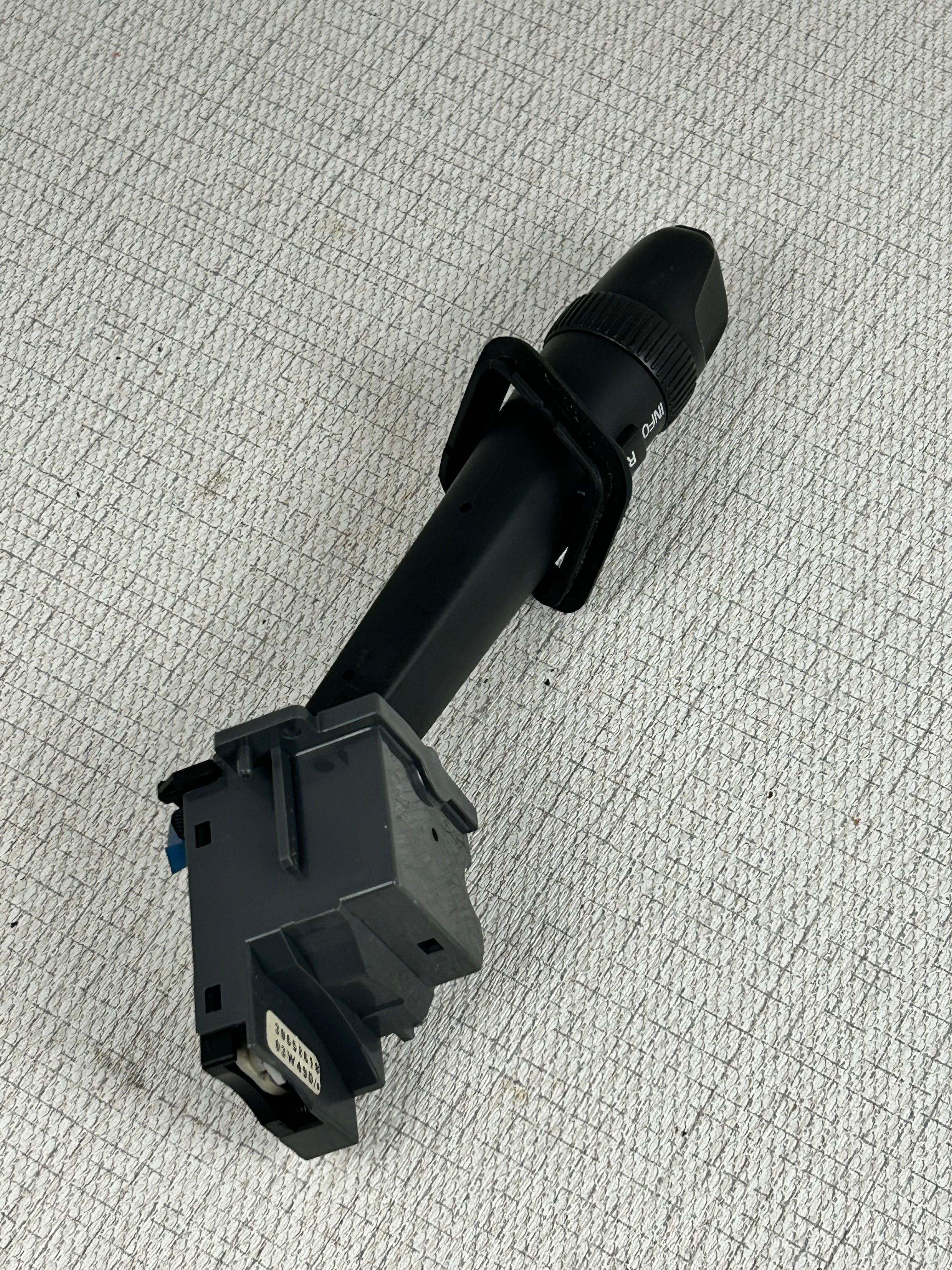 Volvo S60 S80 V70 XC70 XC90 turn signal computer high beam Switch 03 04 30658618