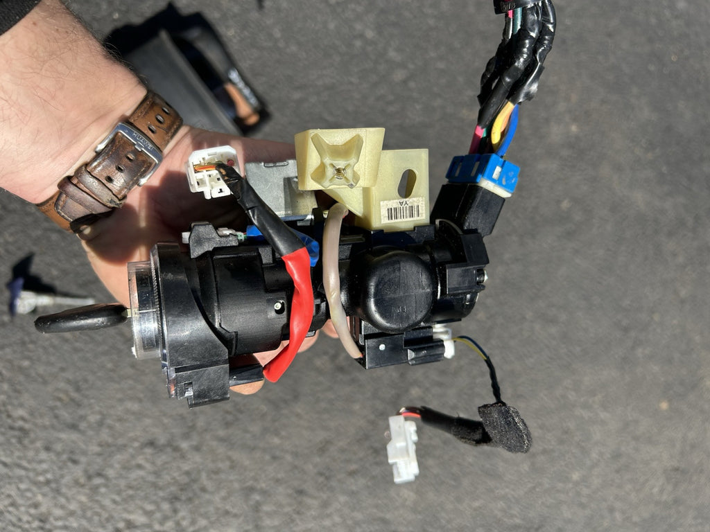 2011-2014 Hyundai Sonata OEM Ignition Switch w/ Key Door Lock