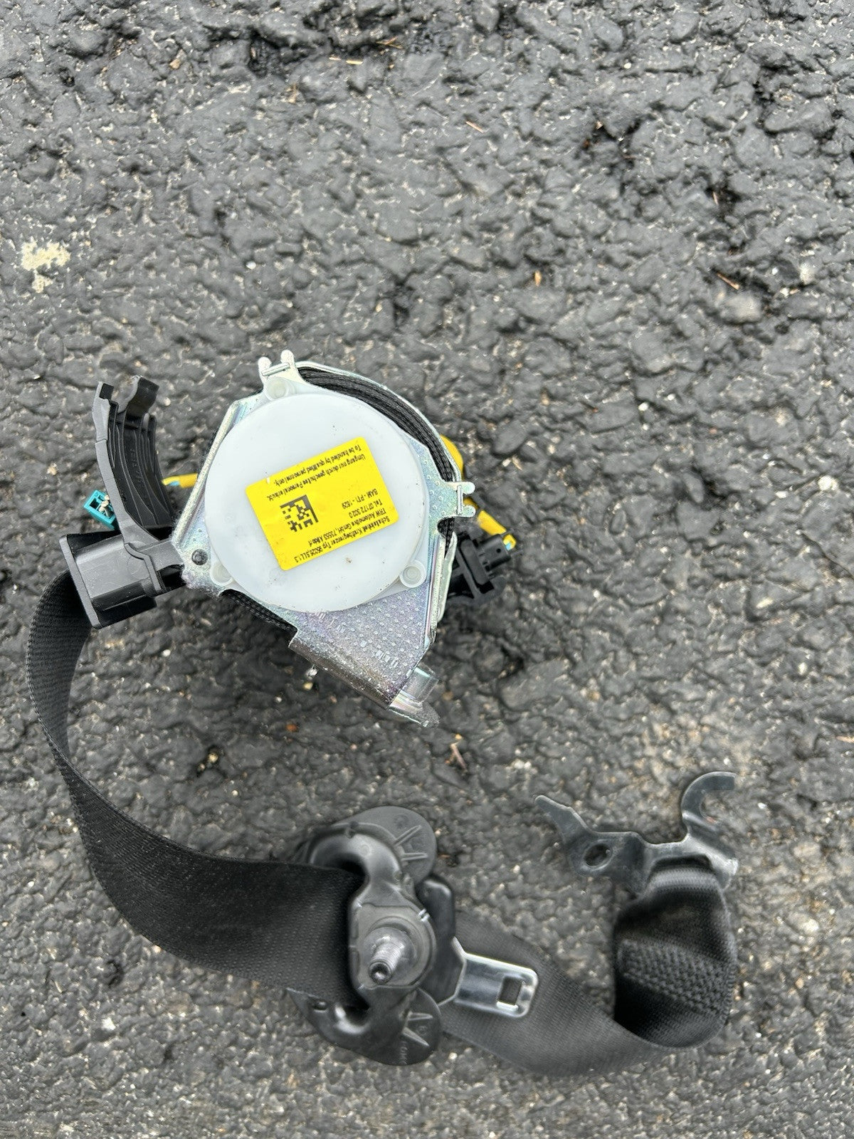 2011 BMW E90 Sedan Front Left Driver Seat Belt Retractor Black 34072774 B