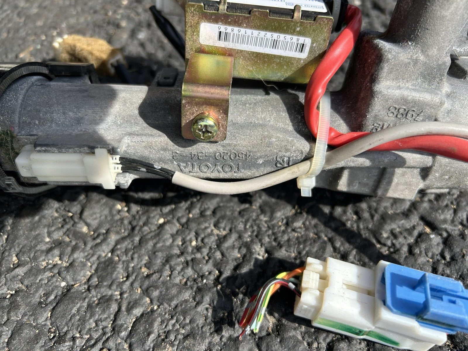 2001-2007 Toyota Sequoia Steering Column Ignition Switch with Key