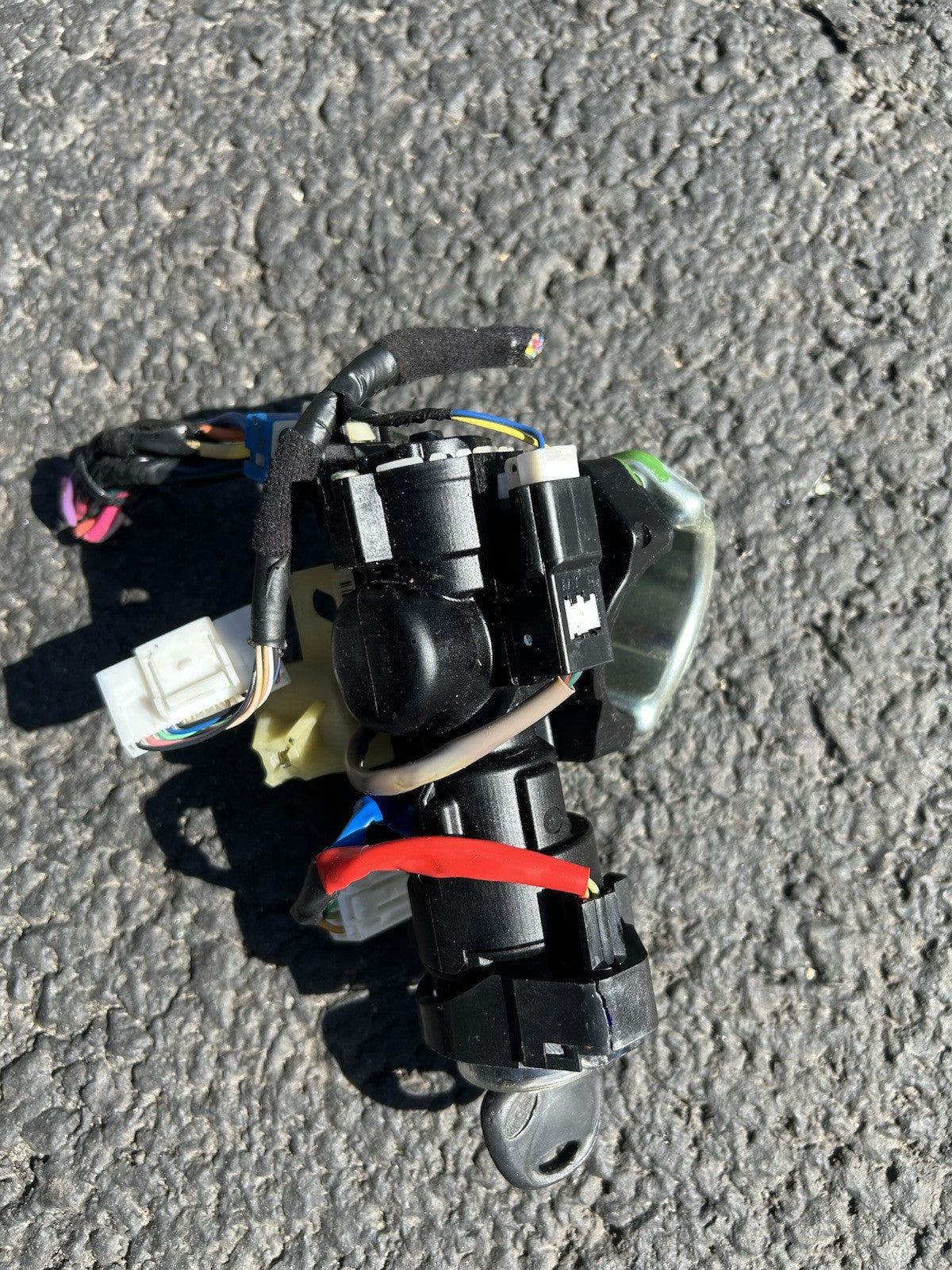 2011-2014 Hyundai Sonata OEM Ignition Switch w/ Key Door Lock