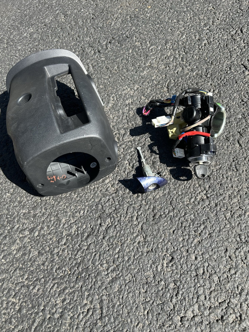 2011-2014 Hyundai Sonata OEM Ignition Switch w/ Key Door Lock