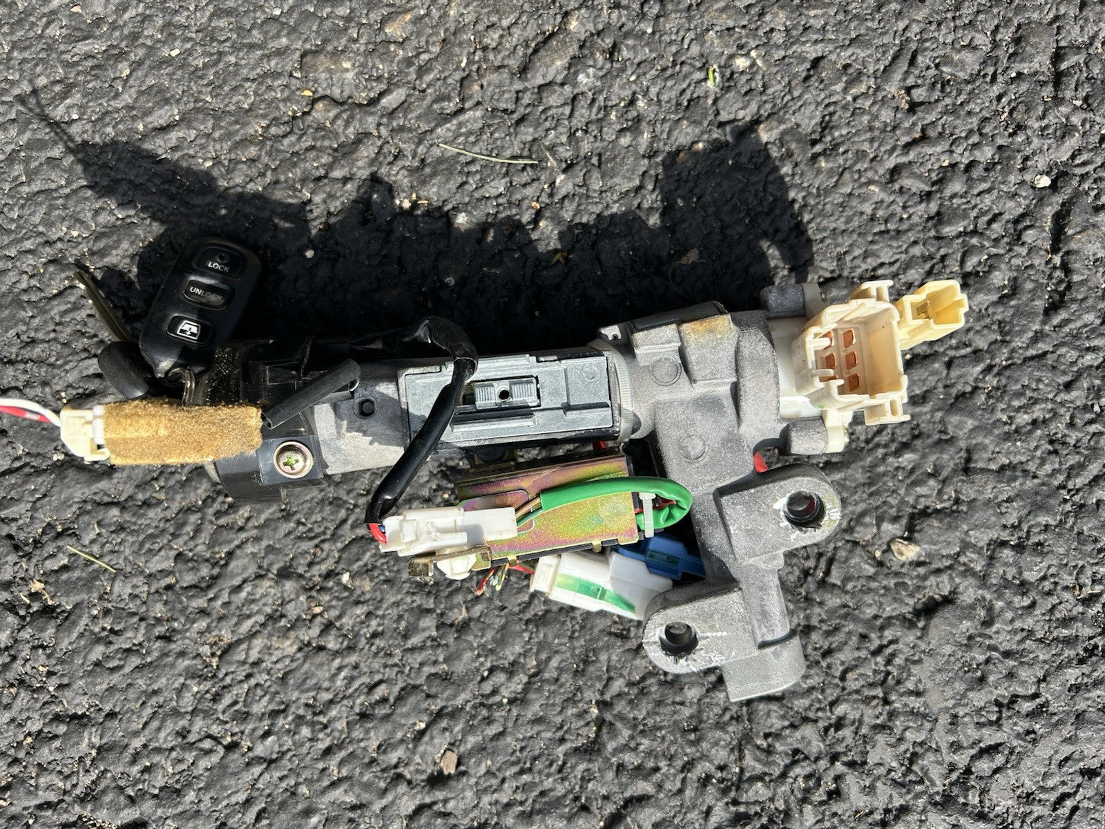 2001-2007 Toyota Sequoia Steering Column Ignition Switch with Key