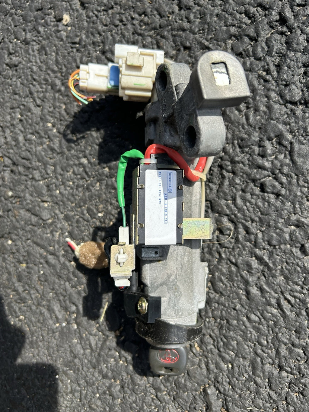 2001-2007 Toyota Sequoia Steering Column Ignition Switch with Key